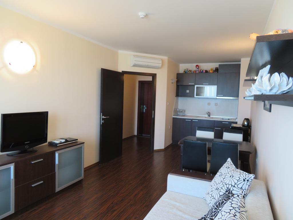 Apartments Sirena - First line - Апартаменти Сирена - Първа линия Золотые Пески Экстерьер фото