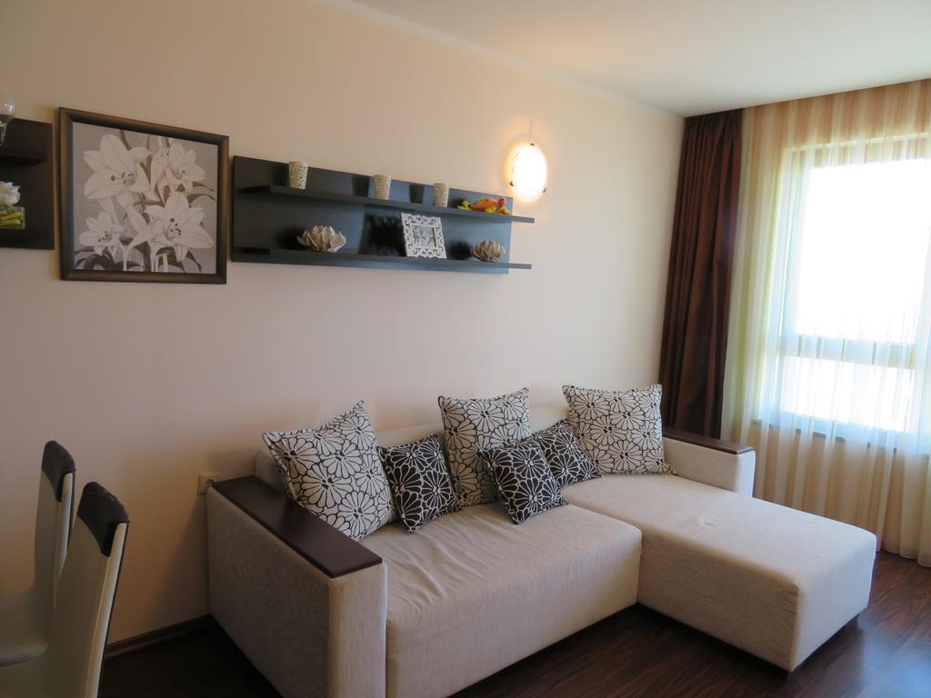 Apartments Sirena - First line - Апартаменти Сирена - Първа линия Золотые Пески Экстерьер фото