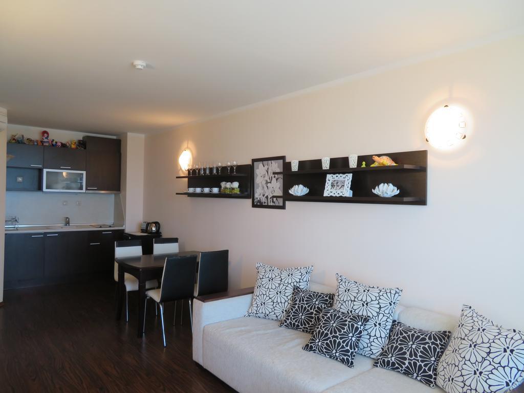 Apartments Sirena - First line - Апартаменти Сирена - Първа линия Золотые Пески Экстерьер фото