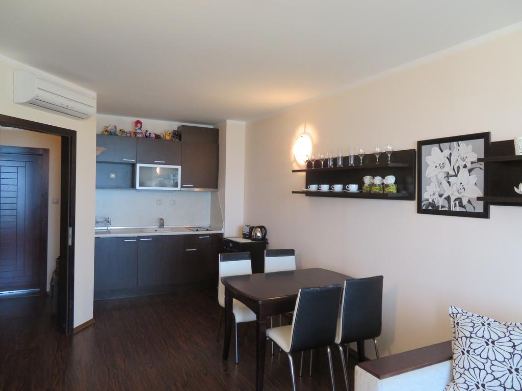 Apartments Sirena - First line - Апартаменти Сирена - Първа линия Золотые Пески Экстерьер фото